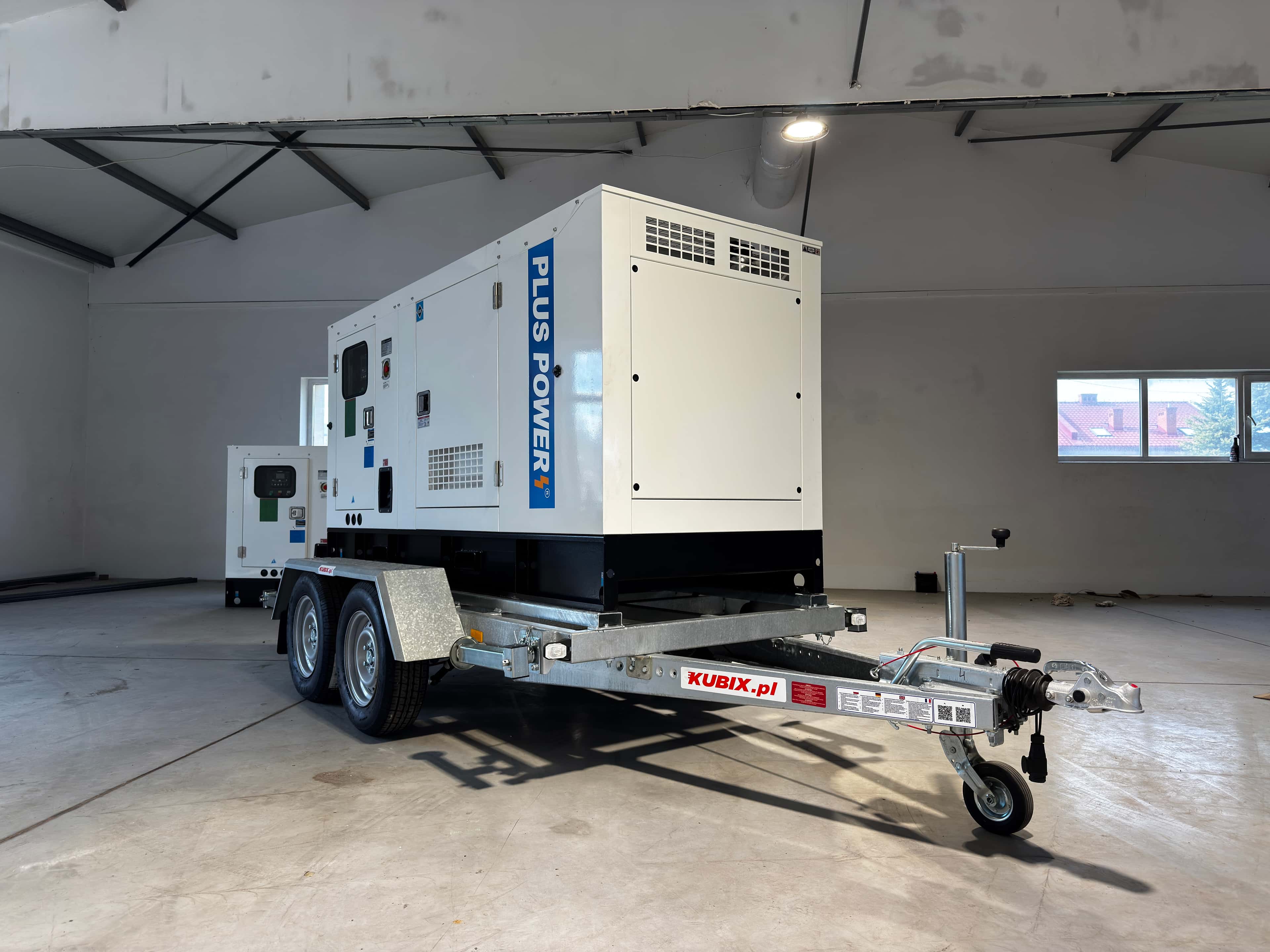 Agregat PlusPower - przyczepka transportowa pod agregat, widok z przodu