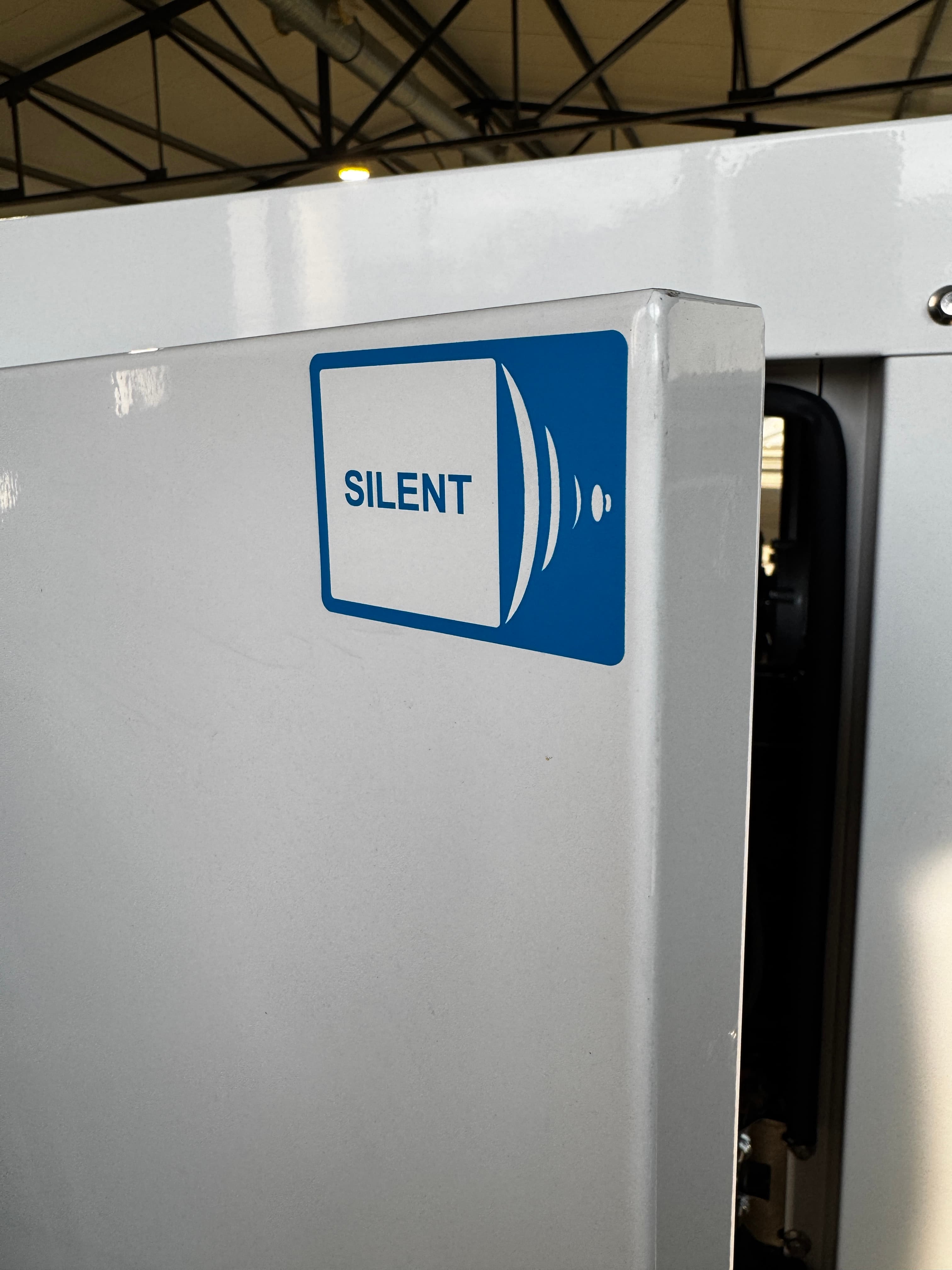 Agregat PlusPower - oznaczenie wyciszonej obudowy