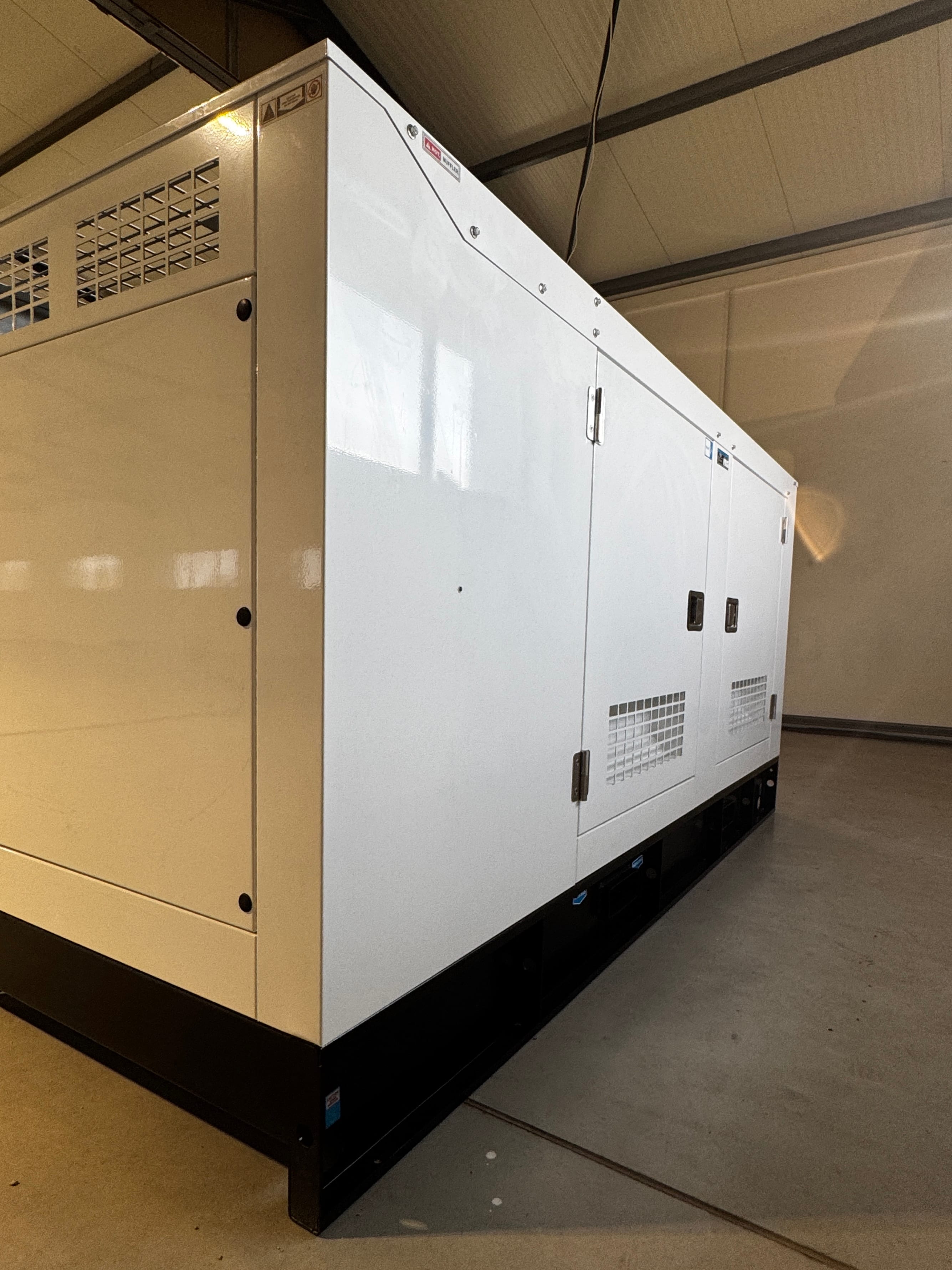 Agregat PlusPower 50 kW - widok zewnętrzny z tyłu